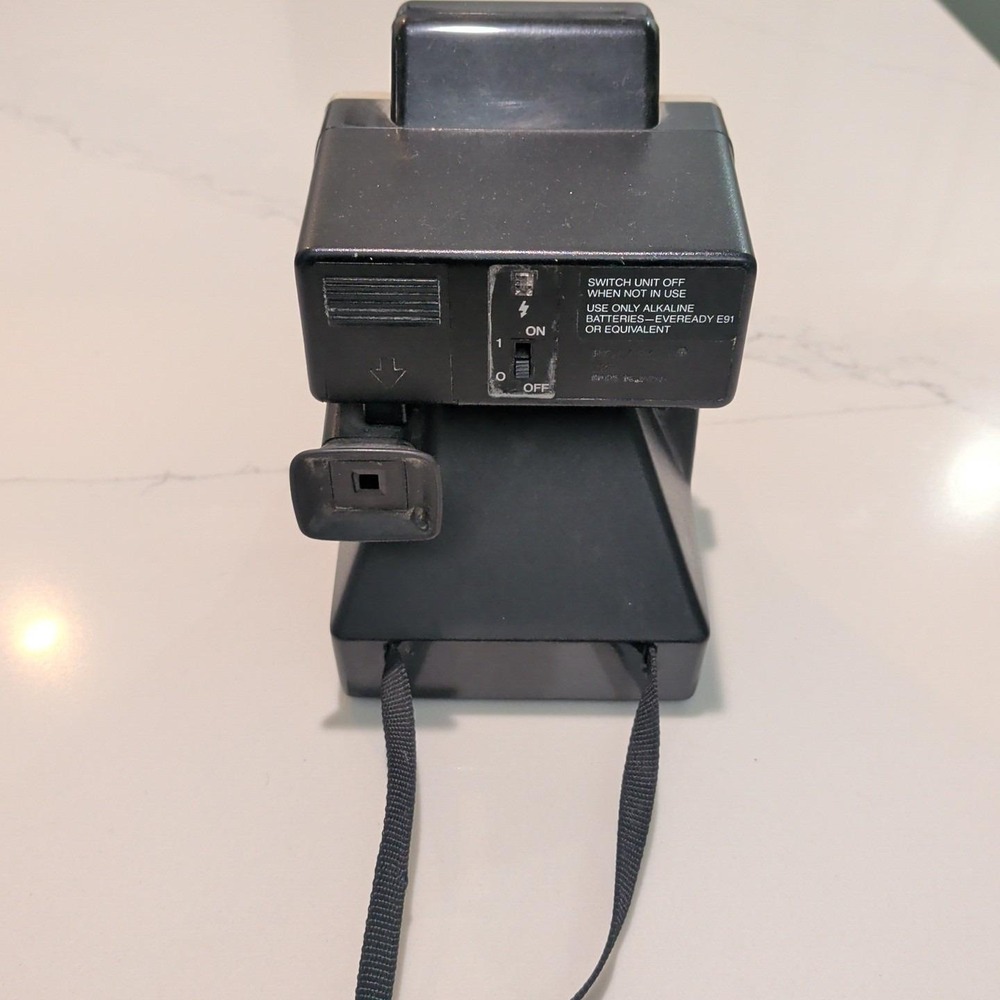 Polaroid One Step Camera With Q-Light Flash Untested - Picture 2 of 5